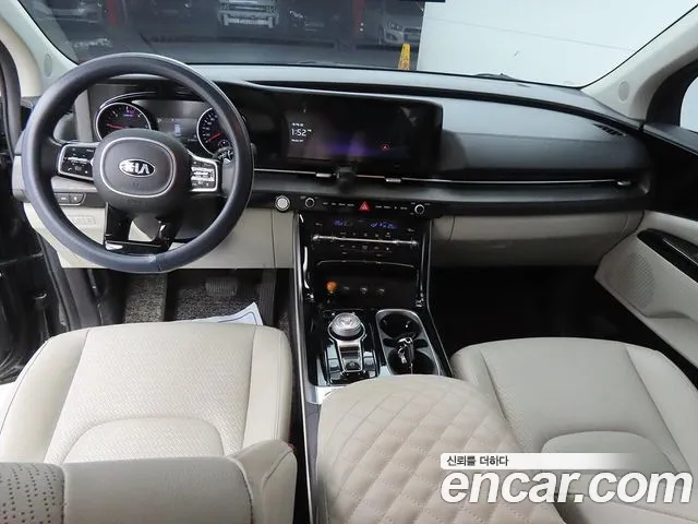 Kia Carnival 2021 thumb 4