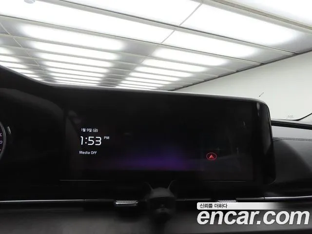 Kia Carnival 2021 thumb 9