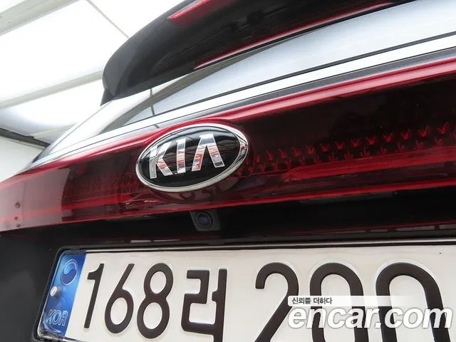 Kia Carnival 2021 thumb 2