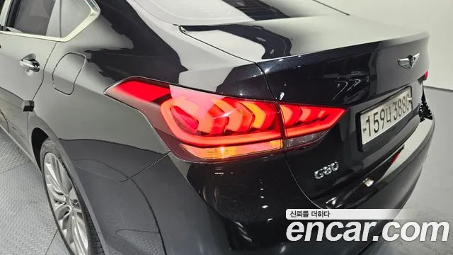 Genesis G80 2019 thumb 4
