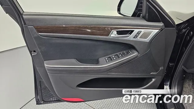 Genesis G80 2019 thumb 5