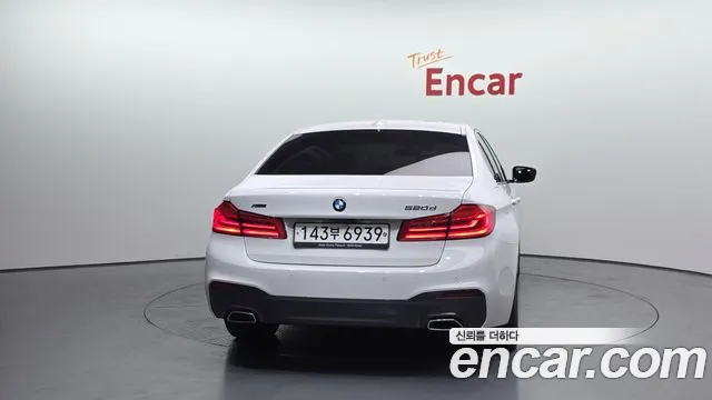 BMW 5 серии 2020 thumb 12