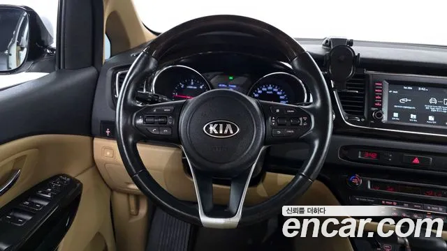 Kia Carnival 2019 thumb 8