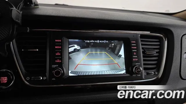 Kia Carnival 2019 thumb 5
