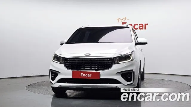 Kia Carnival 2018 thumb 4