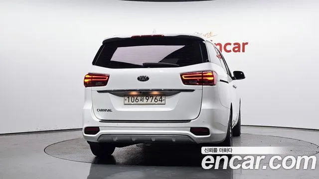 Kia Carnival 2018 thumb 10