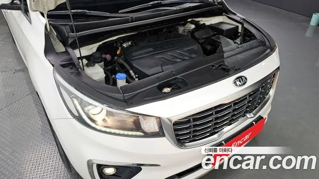 Kia Carnival 2018 thumb 3