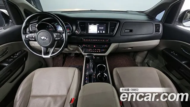 Kia Carnival 2018 thumb 6
