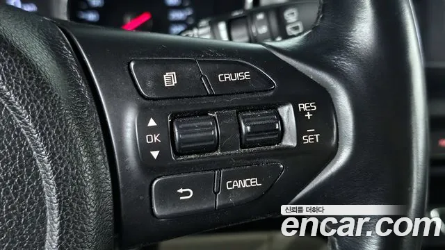Kia Carnival 2018 thumb 2