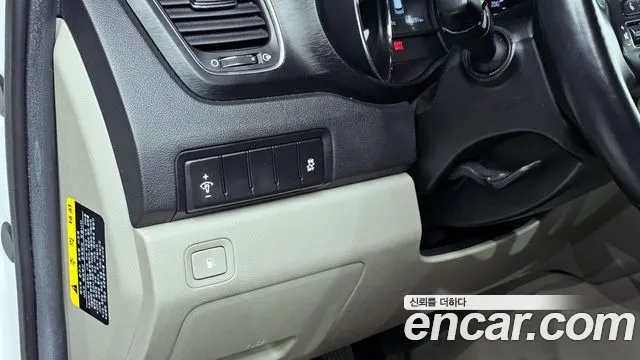 Kia Carnival 2018 thumb 9