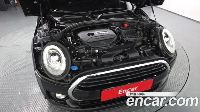 Mini Cooper Clubman 2019 thumb 7