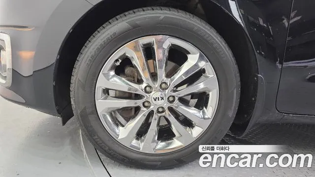 Kia Carnival 2016 thumb 5