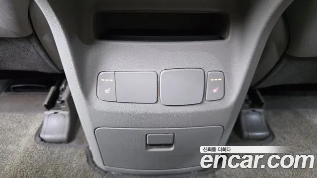 Kia Carnival 2016 thumb 3