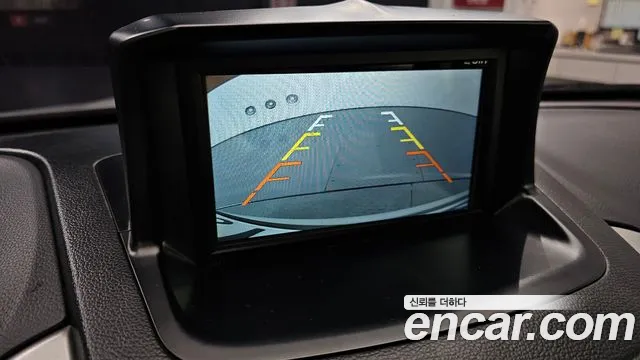 KGM Tivoli 2015 thumb 4