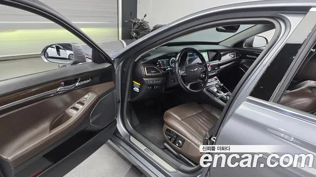 Genesis G90 2016 thumb 8
