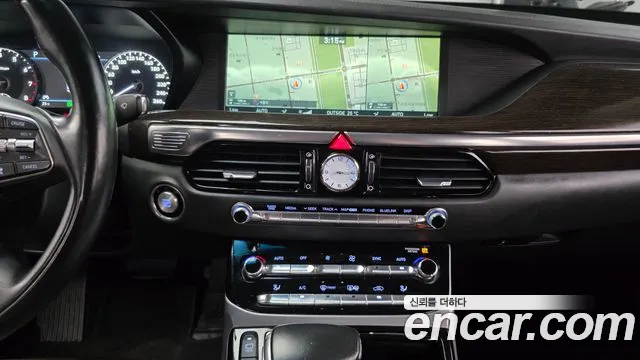 Genesis G90 2016 thumb 2