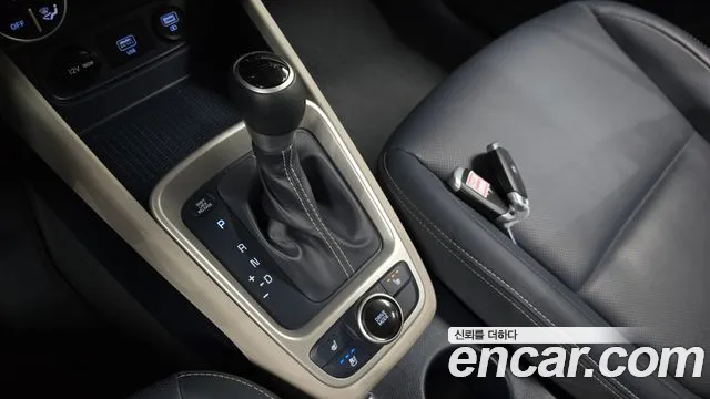 Hyundai Venue 2021 thumb 2