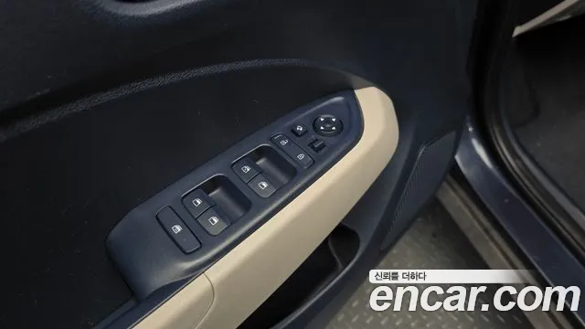 Hyundai Venue 2021 thumb 4