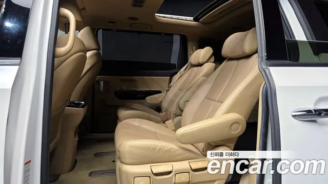 Kia Carnival 2020 thumb 7