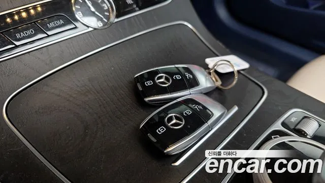 Mercedes-Benz E-Class 2019 thumb 8