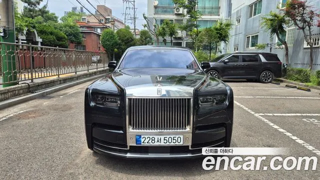 Rolls-Royce Phantom 2023 thumb 10