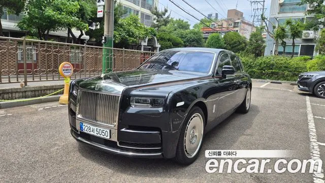 Rolls-Royce Phantom 2023 thumb 8