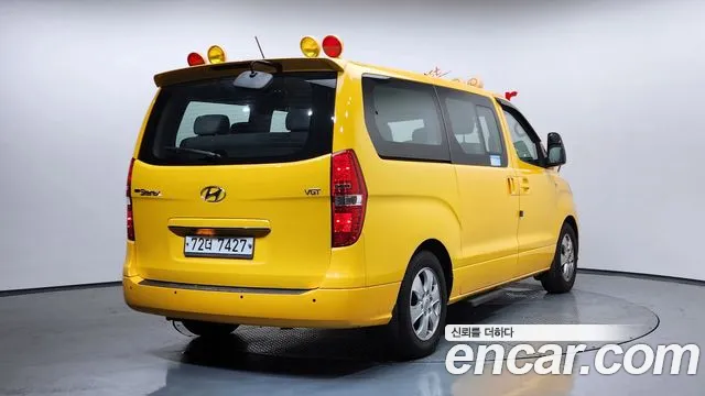 Hyundai Staria 2018 thumb 4