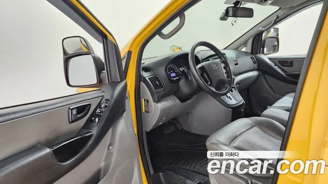 Hyundai Staria 2018 thumb 11