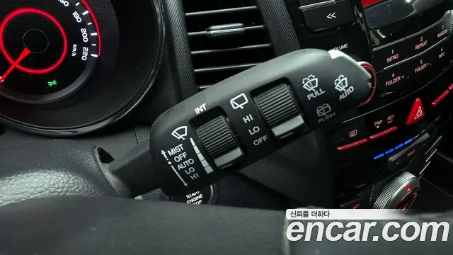 KGM Tivoli 2017 thumb 3