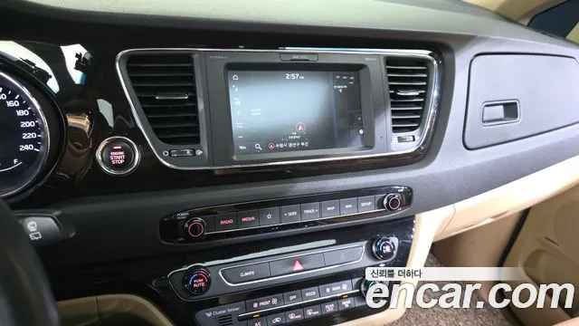 Kia Carnival 2019 thumb 12