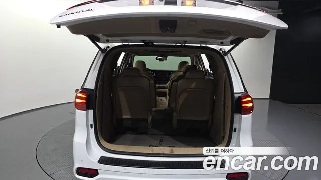 Kia Carnival 2019 thumb 7