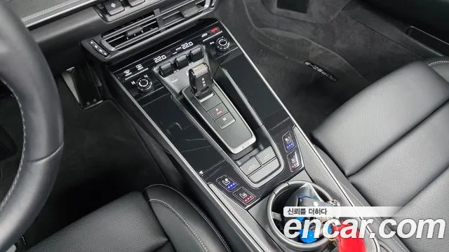 Porsche 911 2023 thumb 7