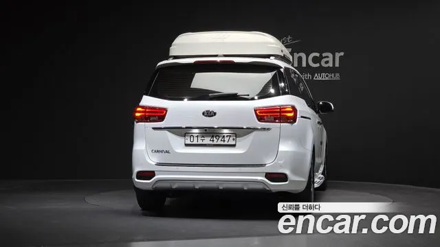 Kia Carnival 2018 thumb 4