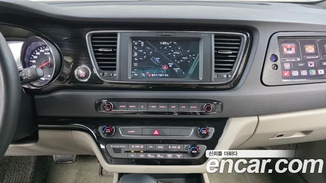 Kia Carnival 2018 thumb 9