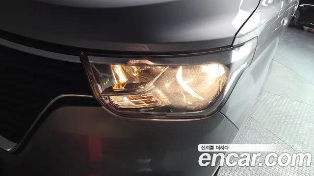 Hyundai Staria 2018 thumb 7