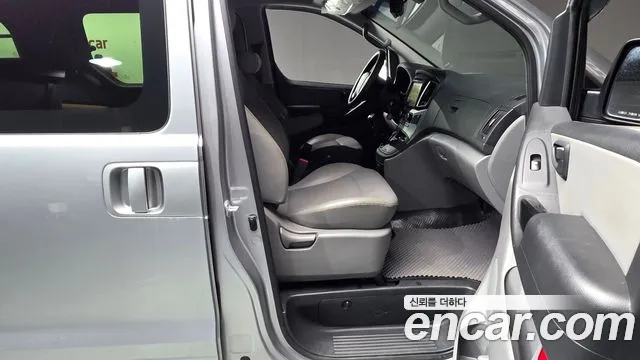 Hyundai Staria 2018 thumb 6