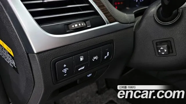 Genesis G80 2018 thumb 10