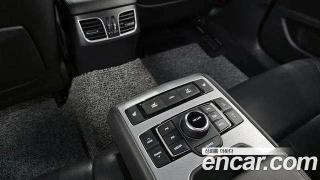 Genesis G80 2018 thumb 2