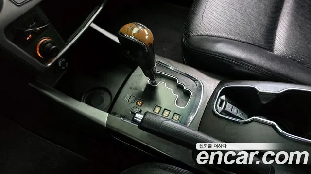 KGM Korando 2015 thumb 11