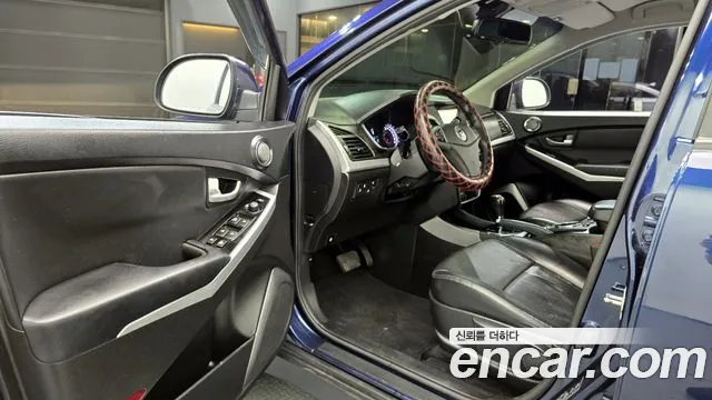 KGM Korando 2015 thumb 10