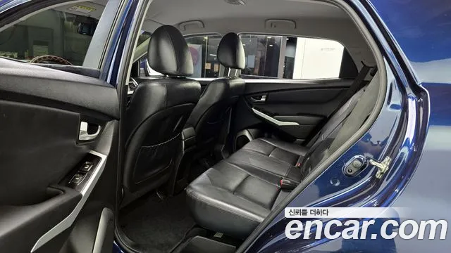 KGM Korando 2015 thumb 4