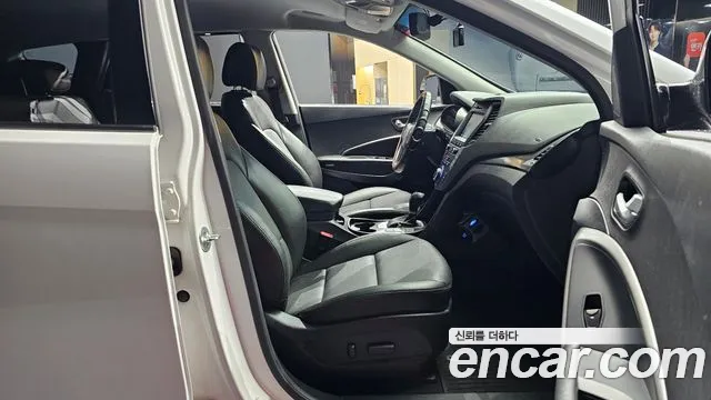 Hyundai Santafe 2016 thumb 12
