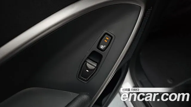 Hyundai Santafe 2016 thumb 11