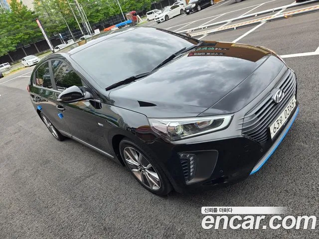 Hyundai Ioniq Hybrid 2016 thumb 10