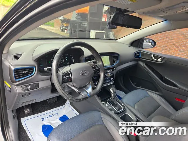 Hyundai Ioniq Hybrid 2016 thumb 12