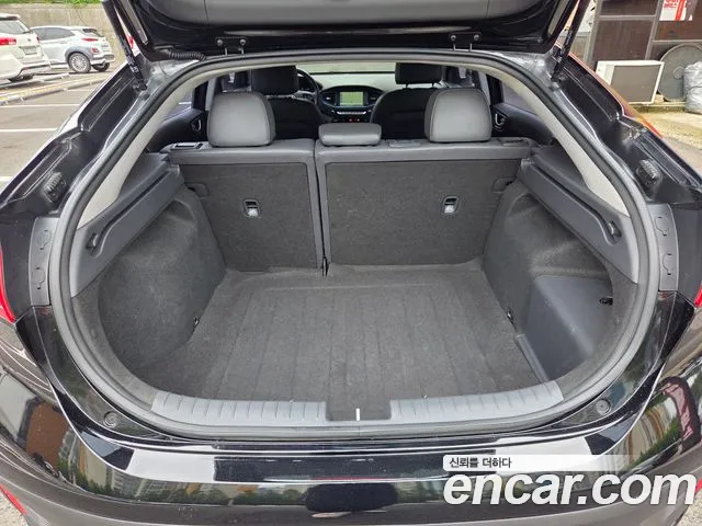 Hyundai Ioniq Hybrid 2016 thumb 11
