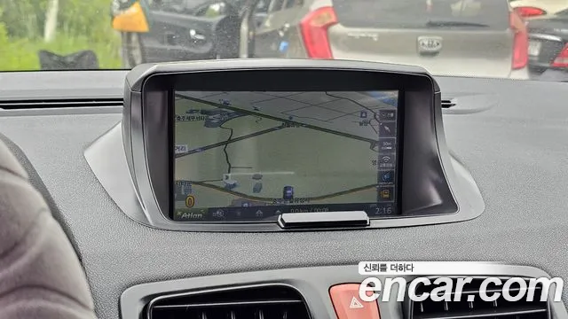 Renault SM3 2014 thumb 11