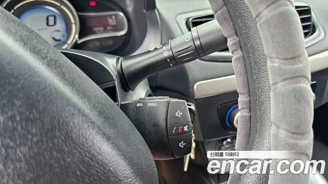 Renault SM3 2014 thumb 10