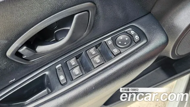 Renault SM3 2014 thumb 5