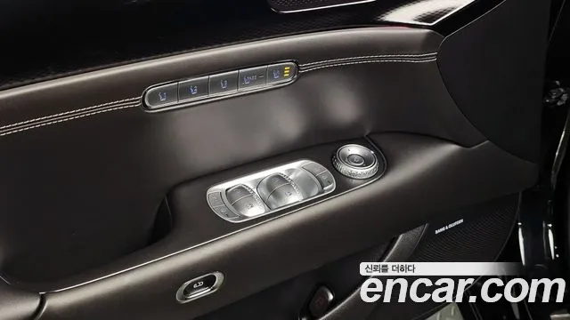 Genesis G90 2022 thumb 11